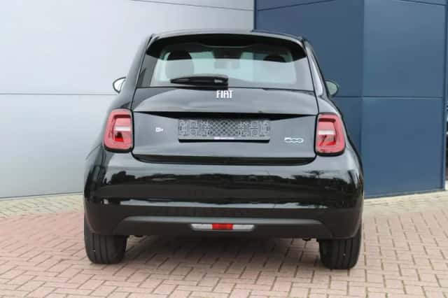 Fiat 500e (2024) thumbnail 5