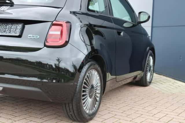 Fiat 500e (2024) thumbnail 6