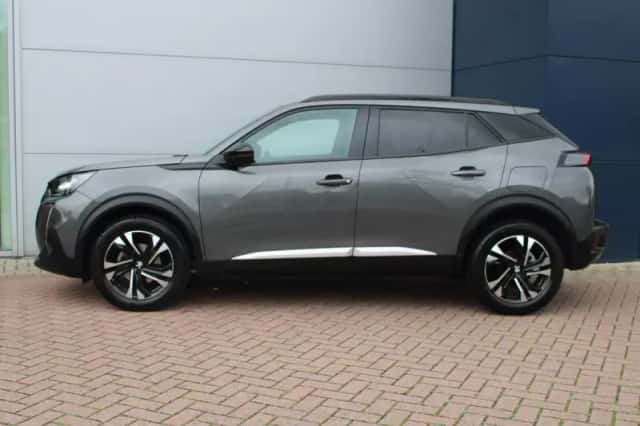 Peugeot 2008 (2023) thumbnail 3