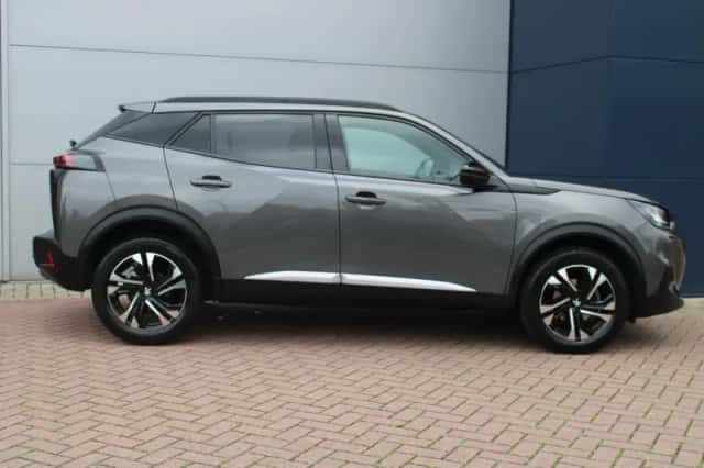 Peugeot 2008 (2023) thumbnail 4