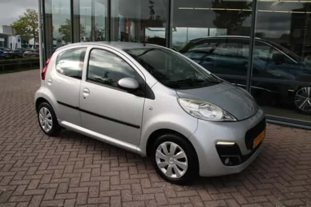 Peugeot 107 (2012) thumbnail 6