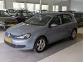 Volkswagen Golf (2010) thumbnail 2