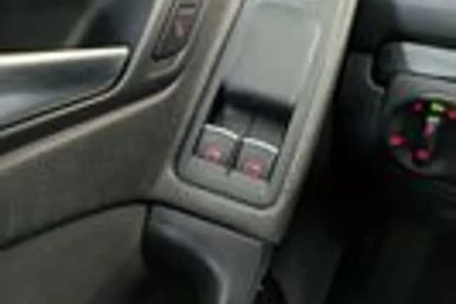 Volkswagen Golf (2010) thumbnail 12
