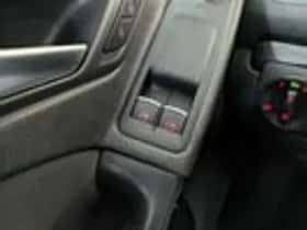 Volkswagen Golf (2010) thumbnail 12