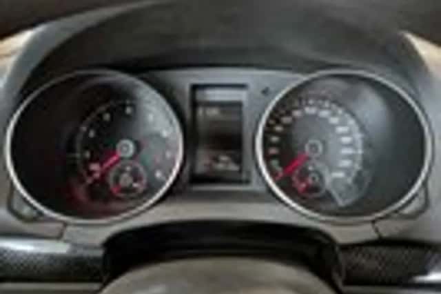 Volkswagen Golf (2010) thumbnail 13