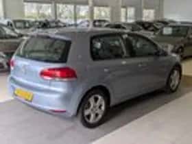 Volkswagen Golf (2010) thumbnail 4
