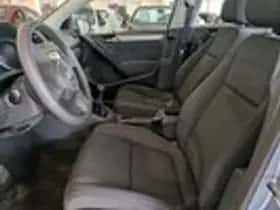 Volkswagen Golf (2010) thumbnail 6