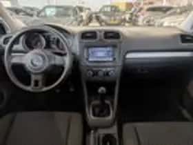 Volkswagen Golf (2010) thumbnail 9