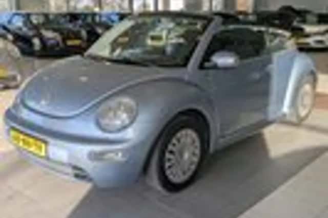 Volkswagen Beetle (2003) thumbnail 2