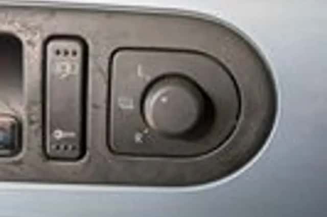 Volkswagen Beetle (2003) thumbnail 11