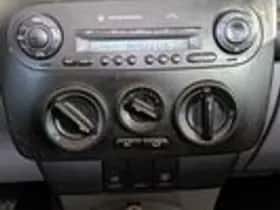Volkswagen Beetle (2003) thumbnail 13