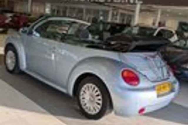 Volkswagen Beetle (2003) thumbnail 3