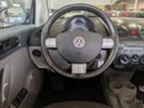 Volkswagen Beetle (2003) thumbnail 9