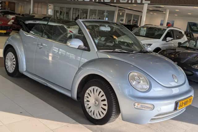 Volkswagen Beetle (2003) thumbnail 1