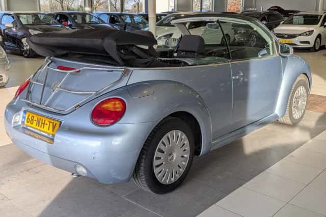 Volkswagen Beetle (2003) thumbnail 4