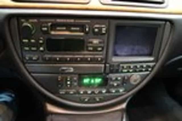Jaguar S-Type (1999) thumbnail 13