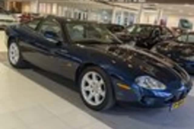 Jaguar XK8 (1998)