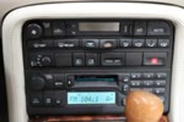 Jaguar XK8 (1998) thumbnail 11