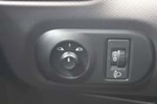 Citroën C4 Cactus (2015) thumbnail 13