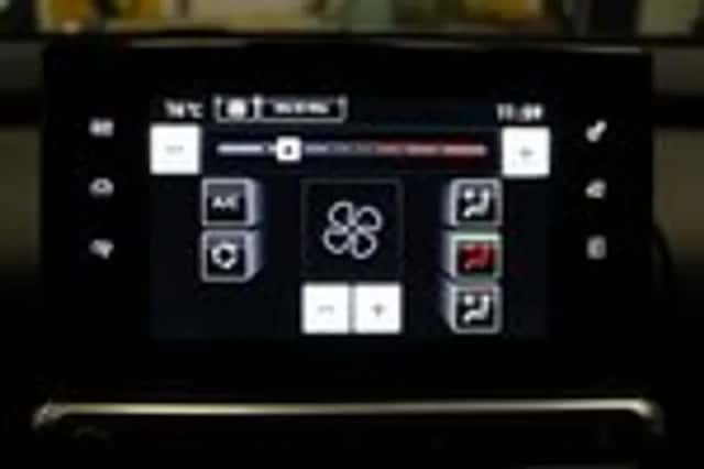 Citroën C4 Cactus (2015) thumbnail 17