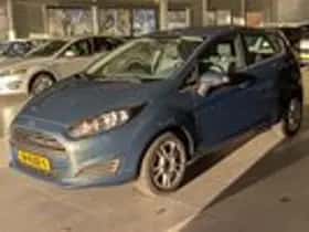 Ford Fiesta (2010) thumbnail 2