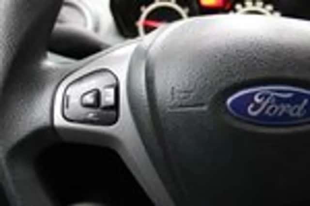Ford Fiesta (2010) thumbnail 11