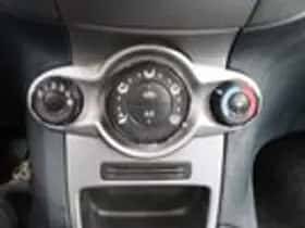 Ford Fiesta (2010) thumbnail 13