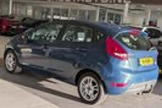 Ford Fiesta (2010) thumbnail 3