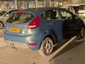 Ford Fiesta (2010) thumbnail 4