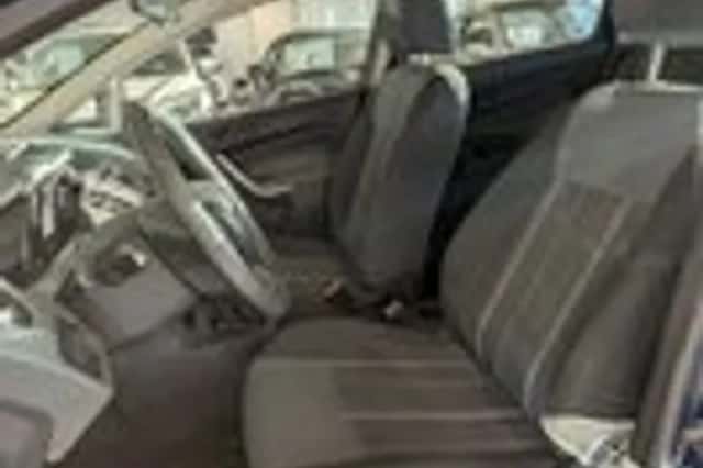 Ford Fiesta (2010) thumbnail 6
