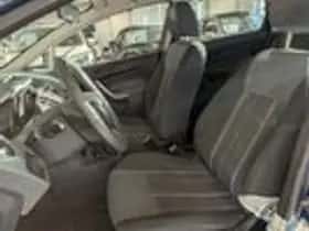 Ford Fiesta (2010) thumbnail 6