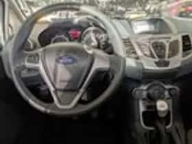 Ford Fiesta (2010) thumbnail 9