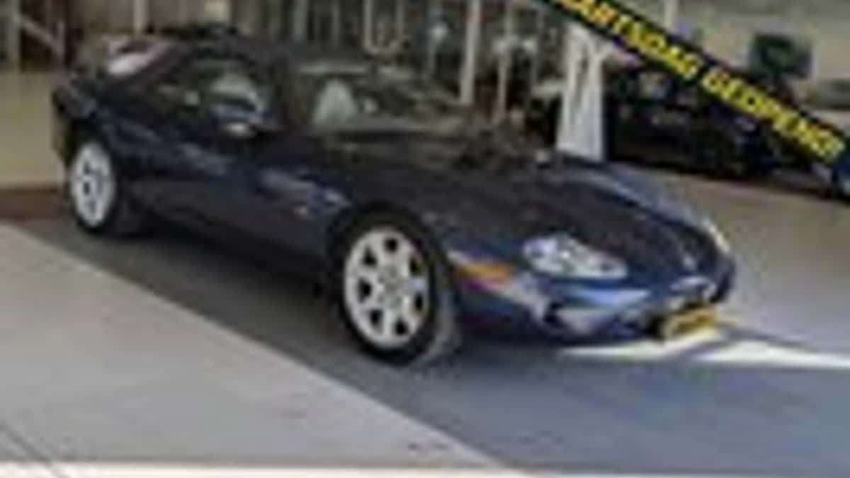 Jaguar XK8 (2000) — foto 1