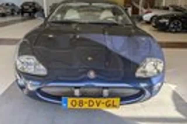 Jaguar XK8 (2000) thumbnail 17