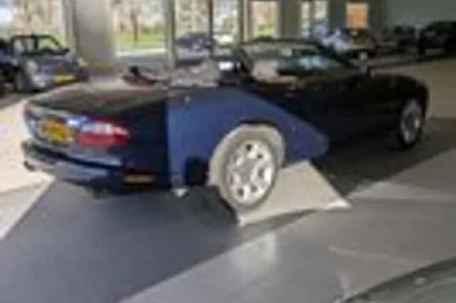 Jaguar XK8 (2000) thumbnail 21