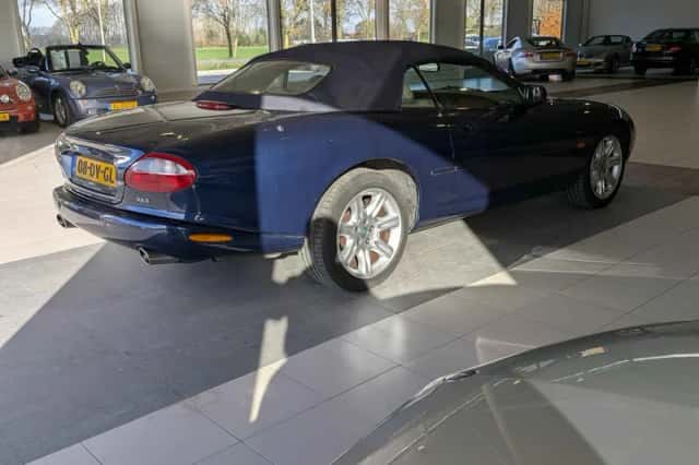 Jaguar XK8 (2000) thumbnail 4