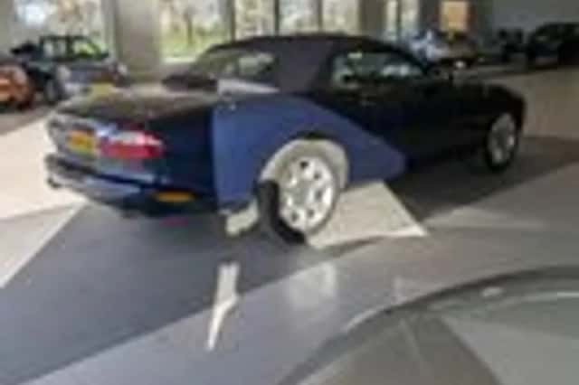 Jaguar XK8 (2000) thumbnail 4