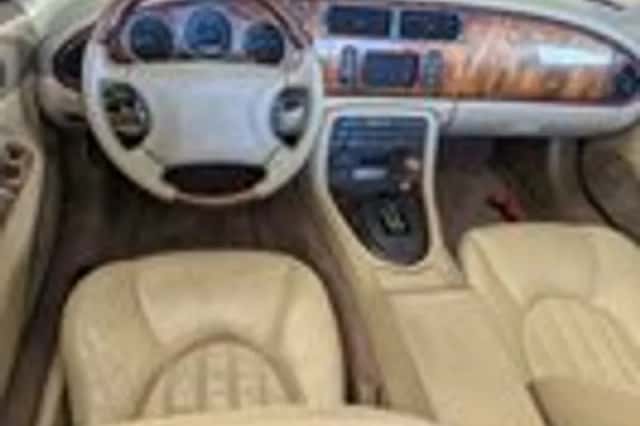 Jaguar XK8 (2000) thumbnail 8