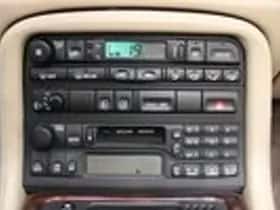 Jaguar XK8 (2000) thumbnail 9