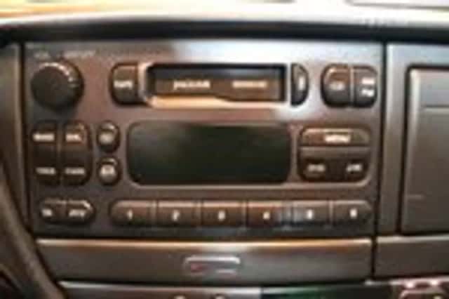 Jaguar S-Type (2000) thumbnail 11