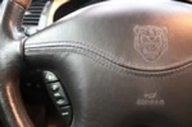 Jaguar S-Type (2000) thumbnail 14