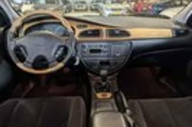 Jaguar S-Type (2000) thumbnail 8