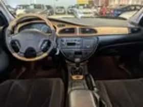 Jaguar S-Type (2000) thumbnail 8