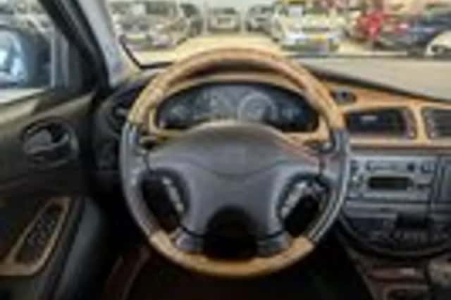Jaguar S-Type (2000) thumbnail 9