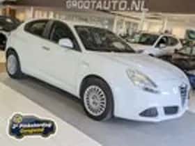 Alfa Romeo Giulietta (2010) thumbnail 1