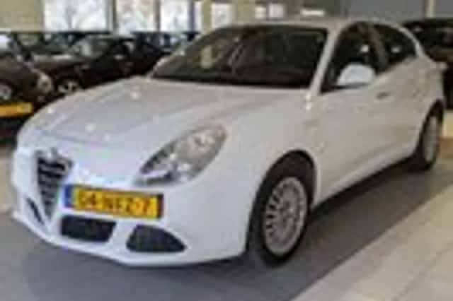 Alfa Romeo Giulietta (2010) thumbnail 2