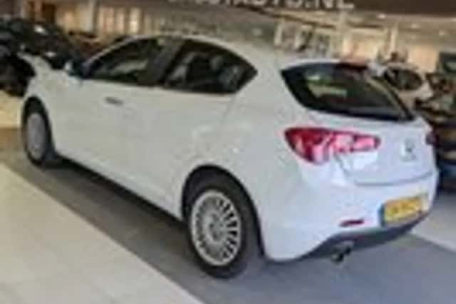 Alfa Romeo Giulietta (2010) thumbnail 3