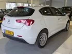 Alfa Romeo Giulietta (2010) thumbnail 4