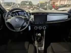 Alfa Romeo Giulietta (2010) thumbnail 9