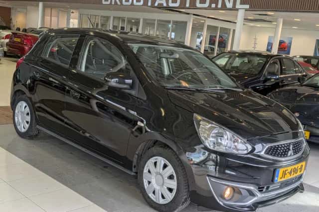 Mitsubishi Space Star (2016) thumbnail 1